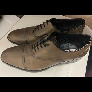 Steve Madden brown (with a greenish tone) Cap Toe mens dress shoe